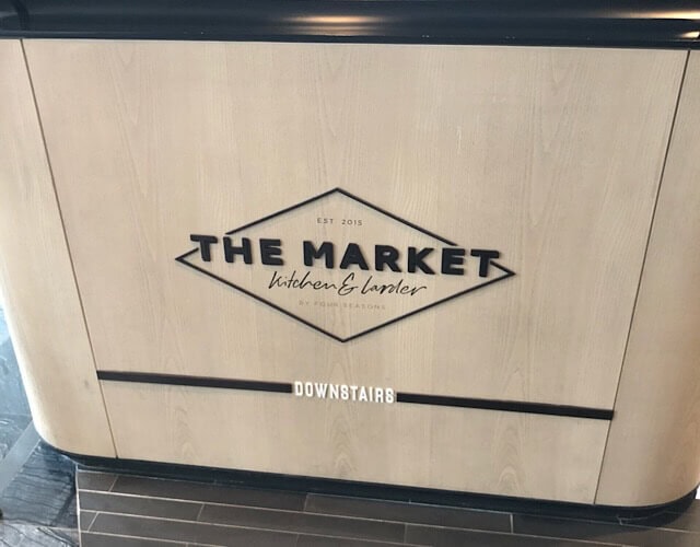 朝食会場のTHE MARKET