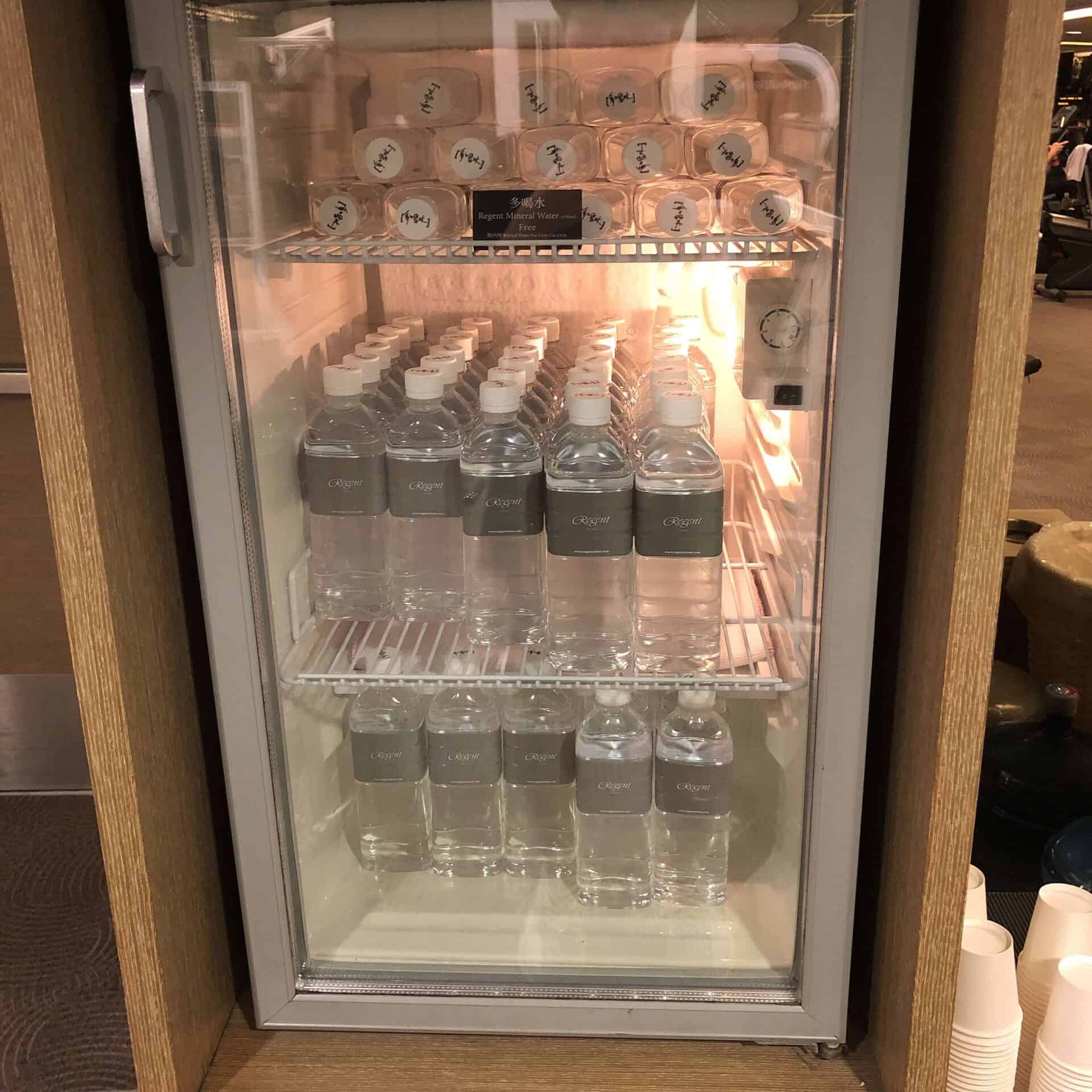 ホテルオリジナルミネラルウォーター