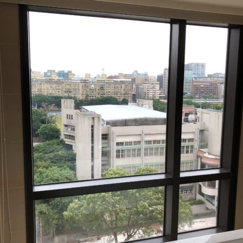 窓の外からは台北の街並みを楽しめる