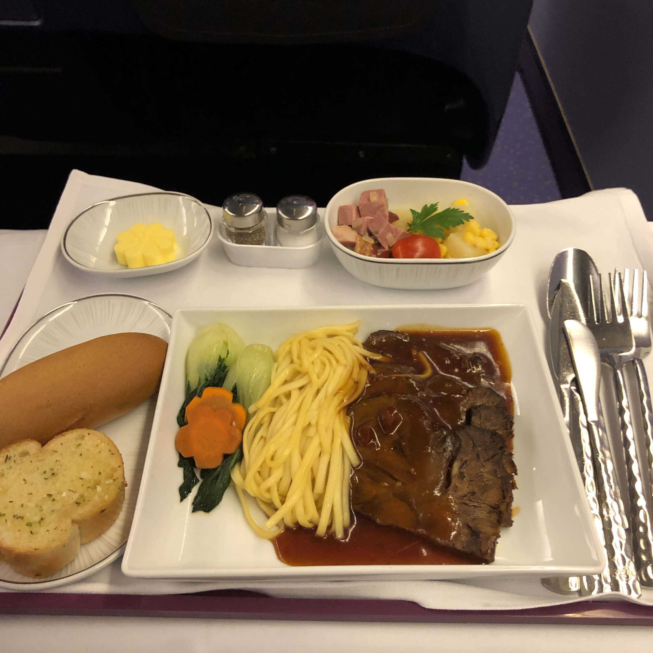 ビジネスクラス機内食