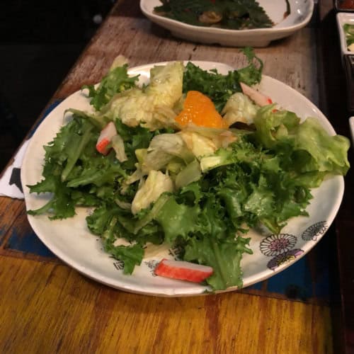 ボリューム満点のサラダ