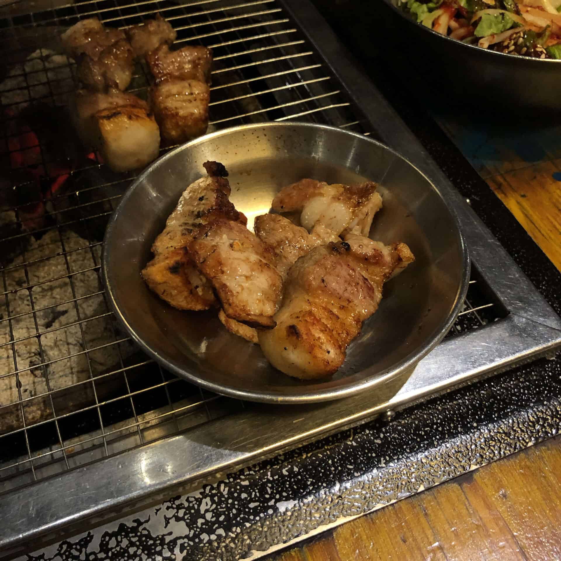 焼き終わったお肉を別のお皿へ