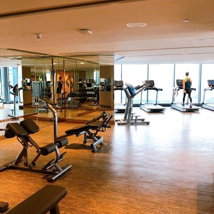 フィットネスルーム全体