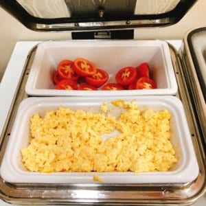 スクランブルエッグとトマト