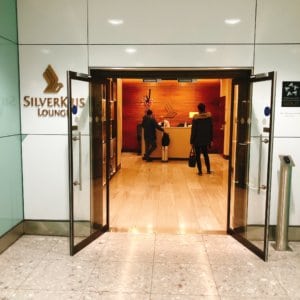 シルバークリスラウンジ入り口