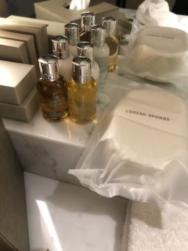 モルトンブラウンのバスアメニティ