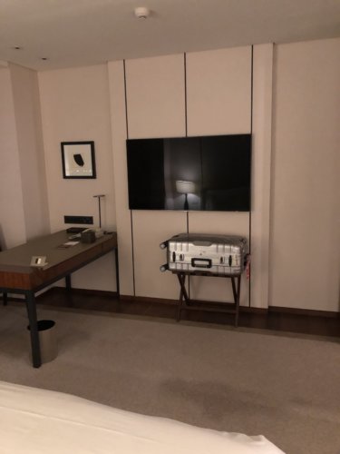 新羅ホテルデラックスルームのお部屋全体