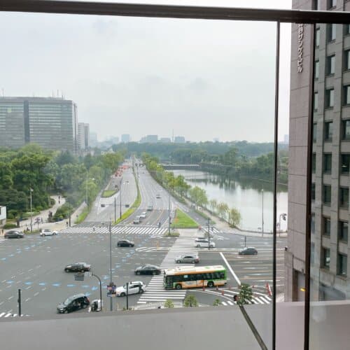 屋外から見た日比谷の景色