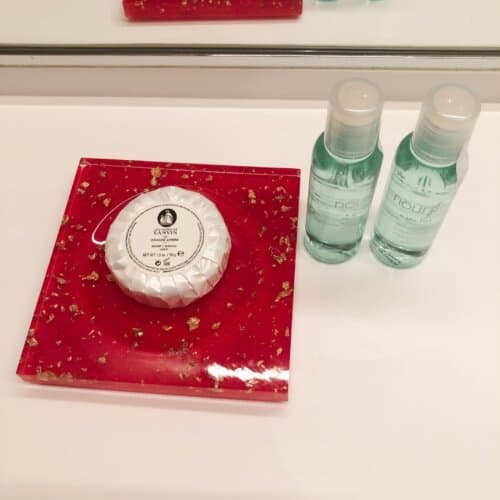 固形石鹸とマウスウォッシュ