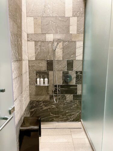 シャワールーム