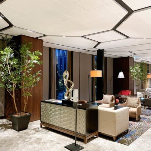 レセプションに用意されているソファ