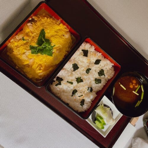 インルームダイニングで注文した親子丼