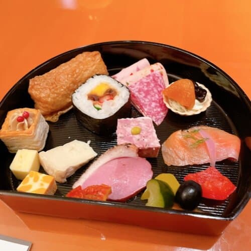 カクテルタイムに提供された軽食