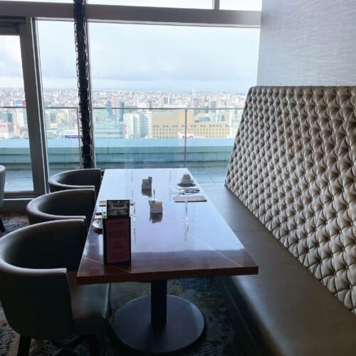 パーゴラから眺める名古屋市内の景色