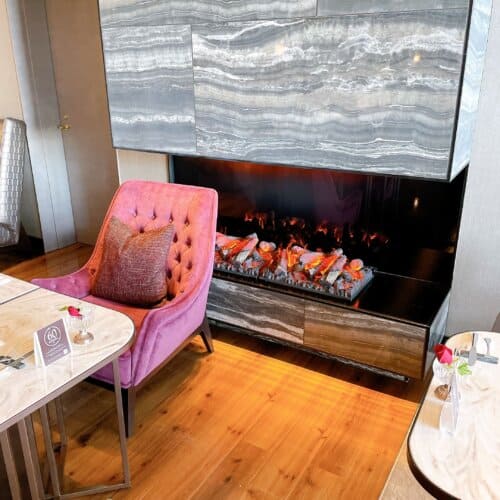 電子式の暖炉のディスプレイ