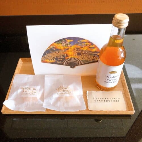 ホテルオリジナルのブレンドティーとクッキー