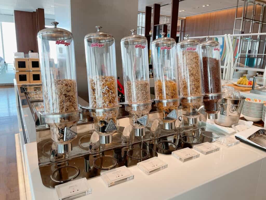 シリアルコーナー