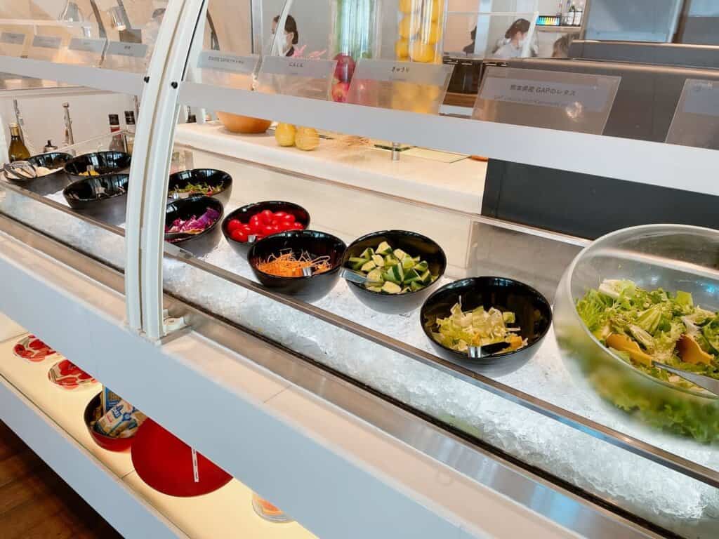 サラダコーナー