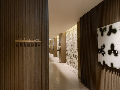 スパの入り口
