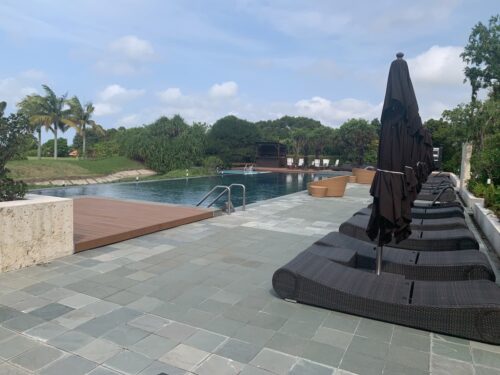 屋外プール全体の様子