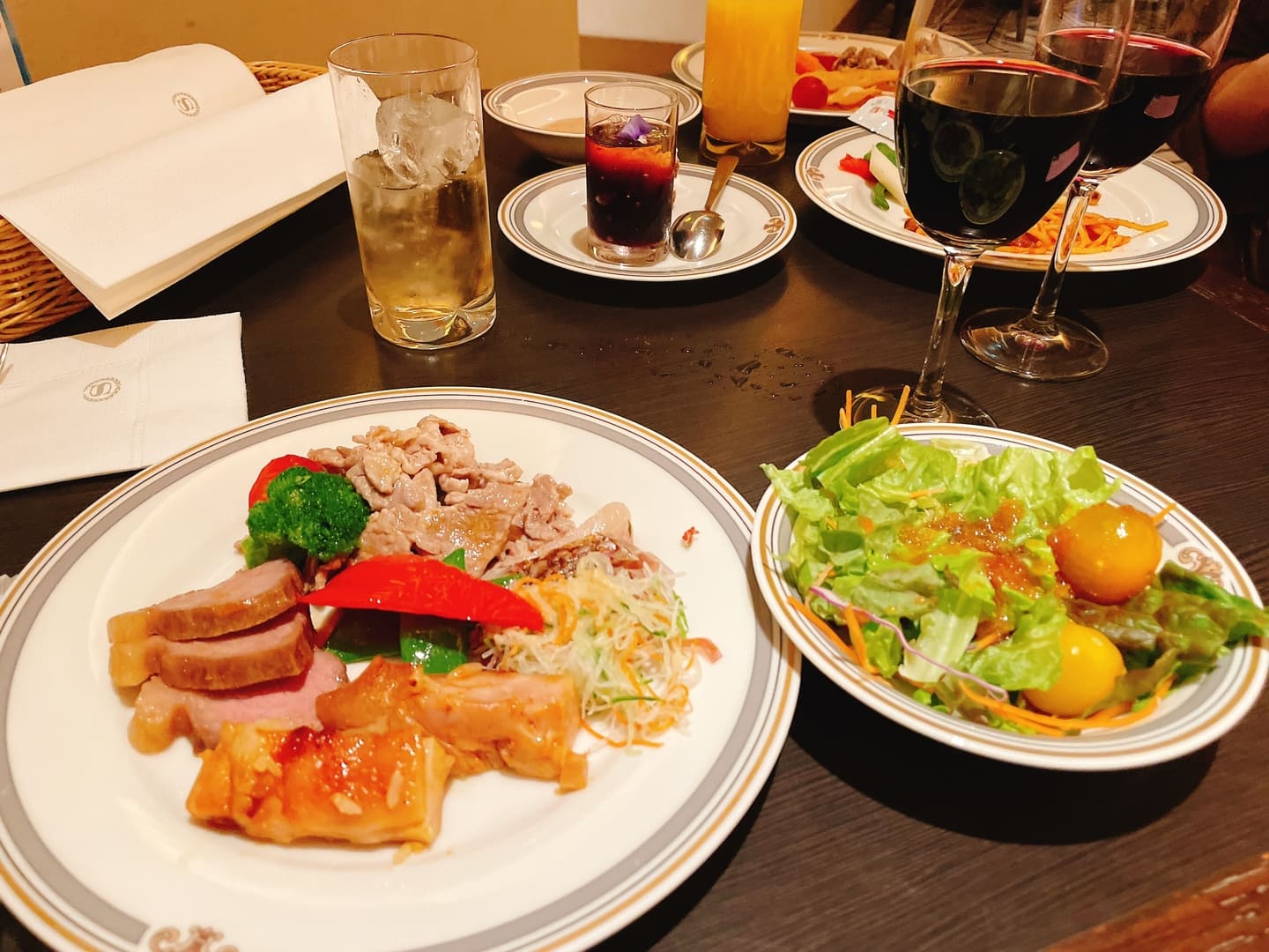シェラトングランデ東京ベイのクラブラウンジのカクテルタイムの軽食例