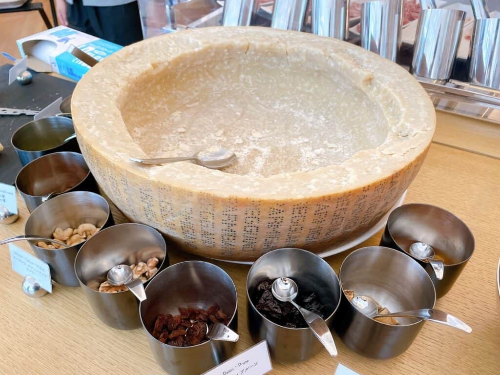 チーズコーナー