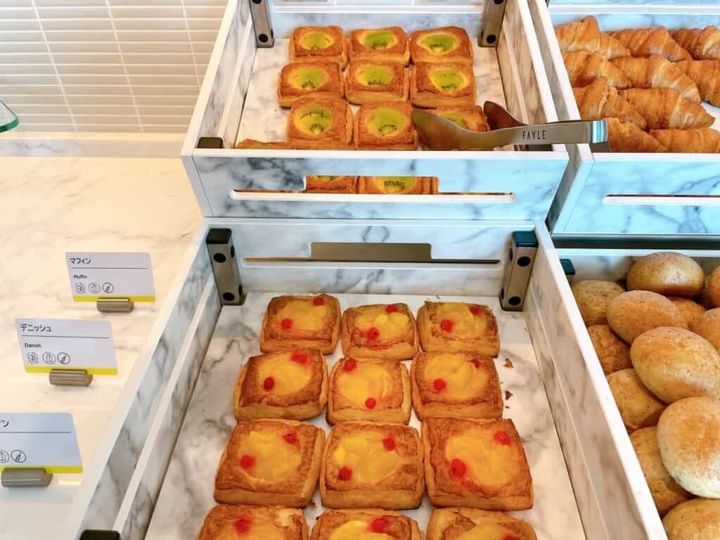 フルーツがのったデニッシュ
