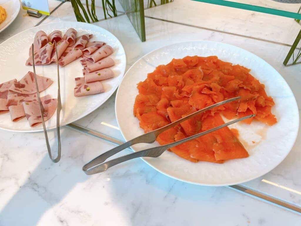 スモークサーモンやハム