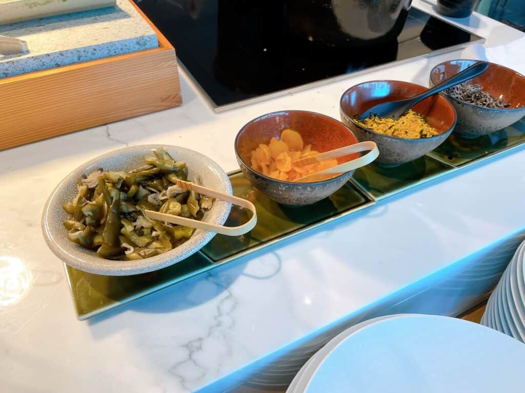 ごはんに合いそうなお漬物やふりかけ