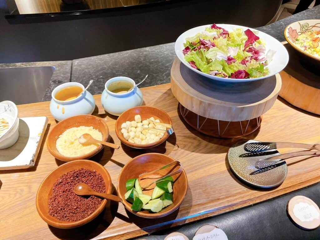 サラダコーナー