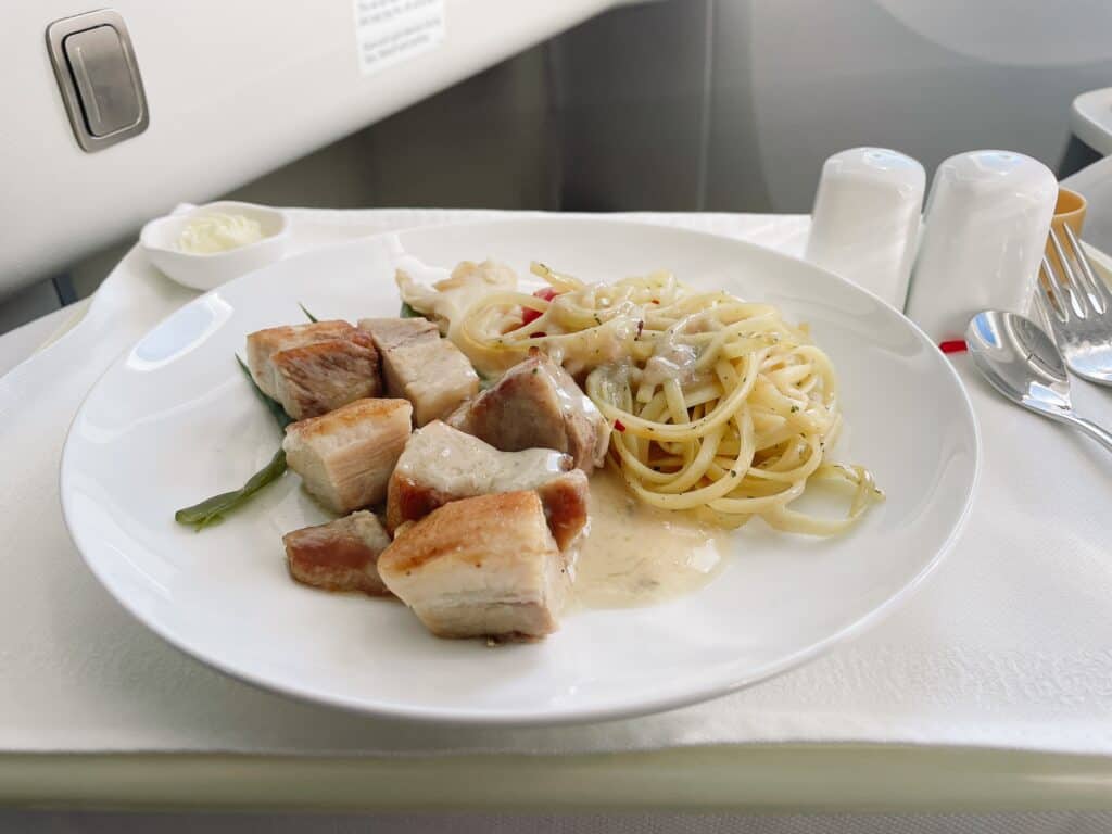 羽田→ハノイ便ビジネスクラスのメイン料理