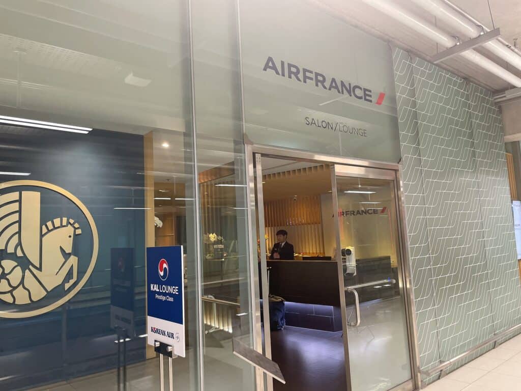 エールフランスラウンジの入り口