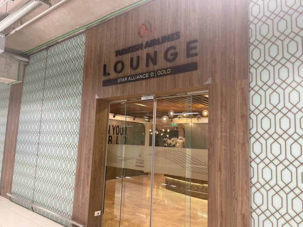 ターキッシュエアウェイズラウンジの入り口