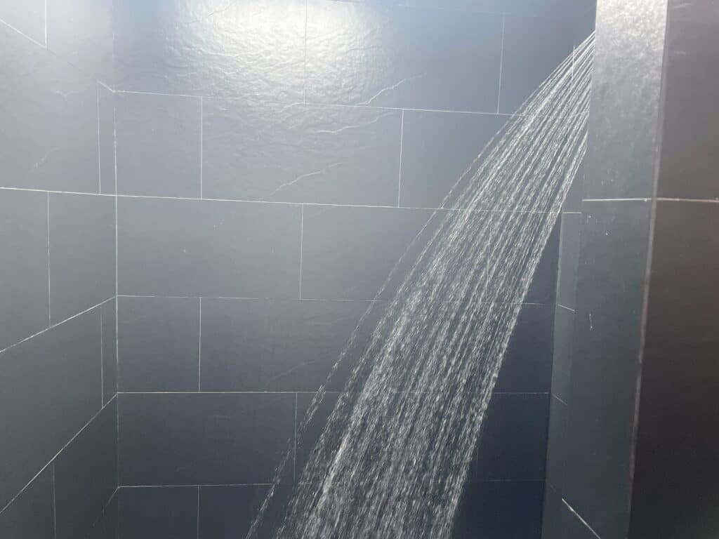 シャワールーム