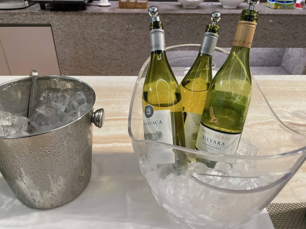 スパークリングワインと白ワイン