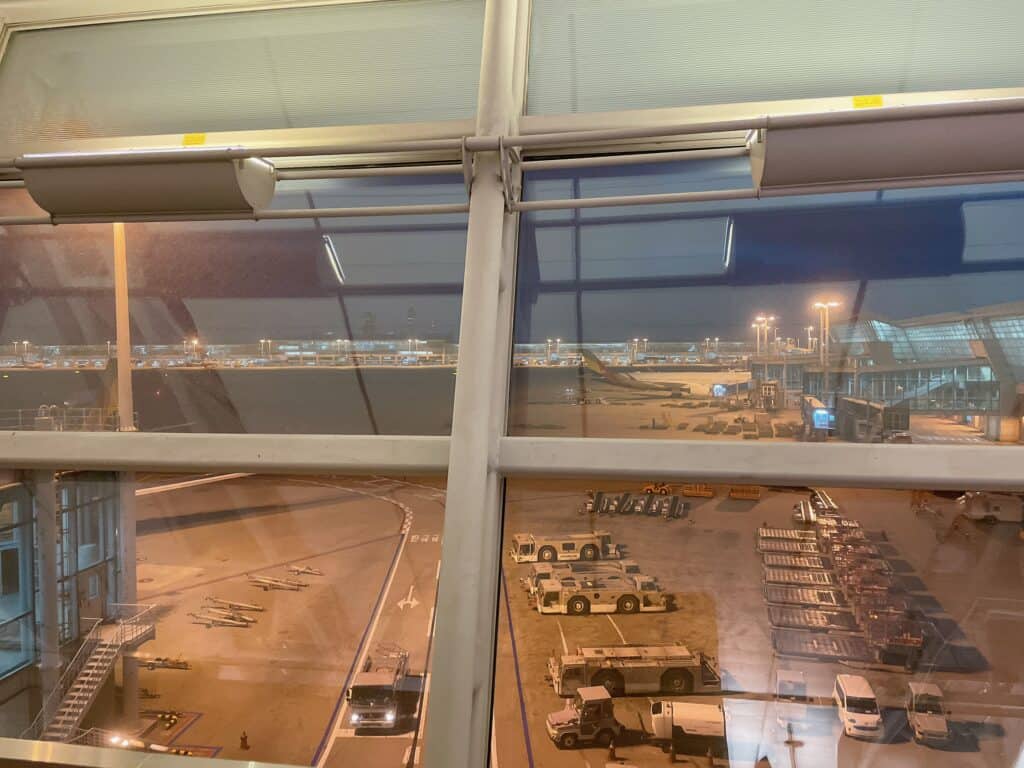 アシアナビジネスクラスラウンジセントラルから見たラウンジの眺望