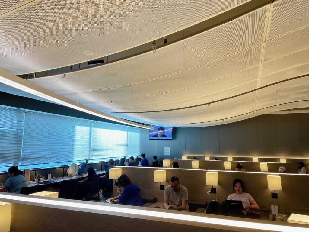 Sky Lounge South内の様子