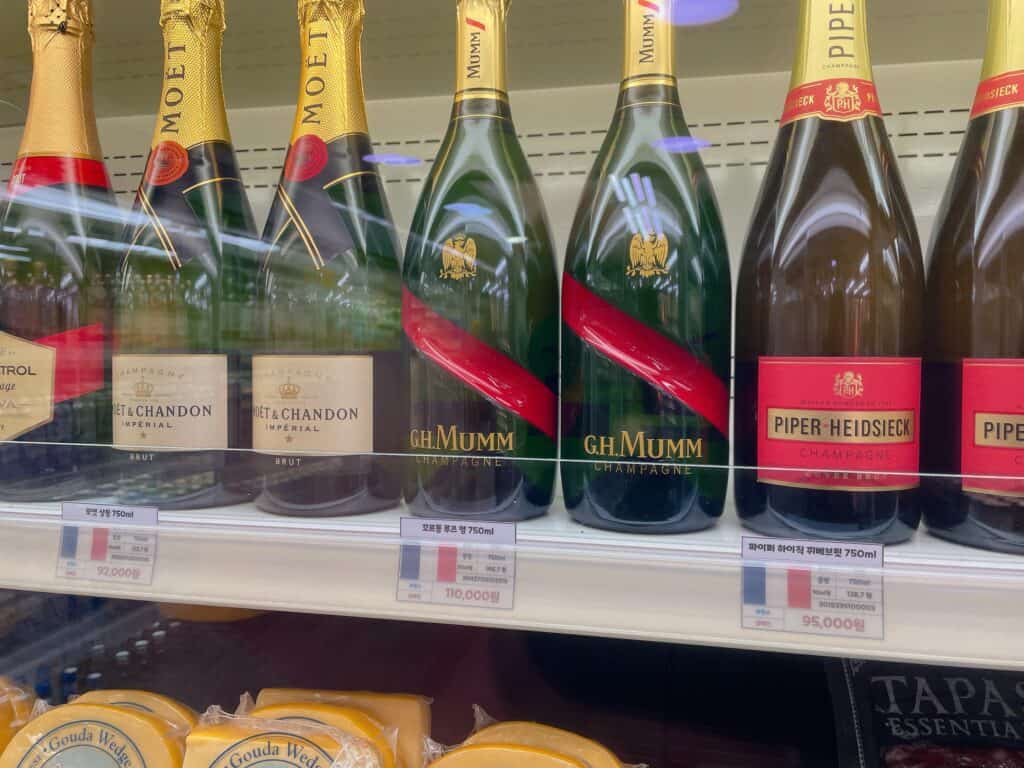 ソウル市内の酒屋で販売されていたシャンパン