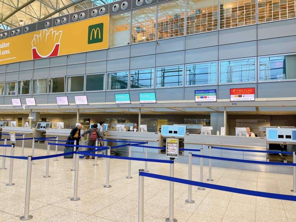 フランクフルト国際空港のチェックインカウンター