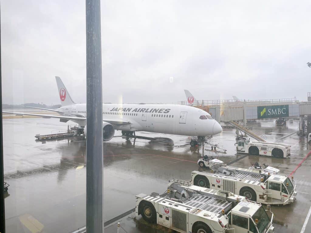 成田空港第二ターミナルで撮影したJALの機材