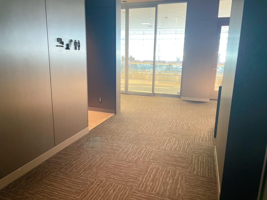 Sky Lounge Southの入り口