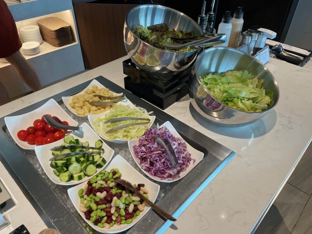 サラダコーナー