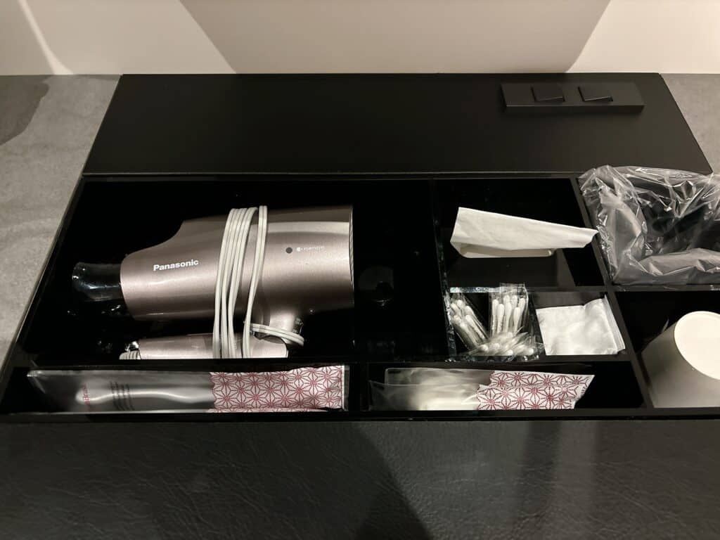 シャワールーム内のアメニティ