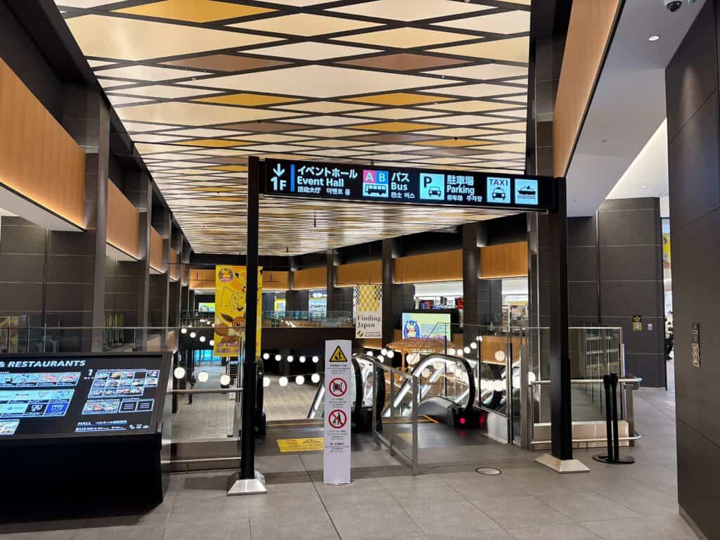 羽田エアポートガーデンのエスカレーター