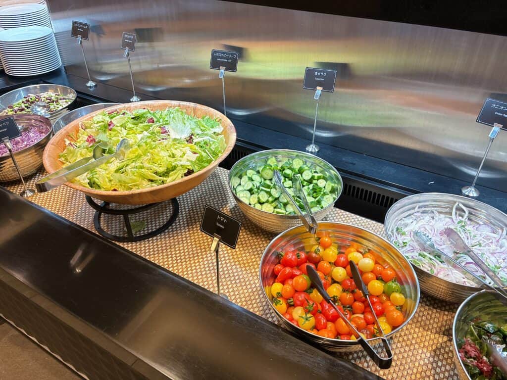 サラダコーナー