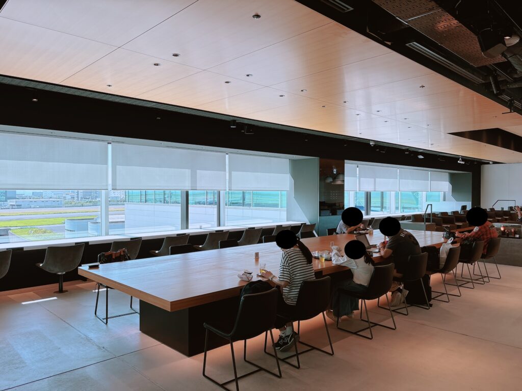 パワーラウンジプレミアムの外観