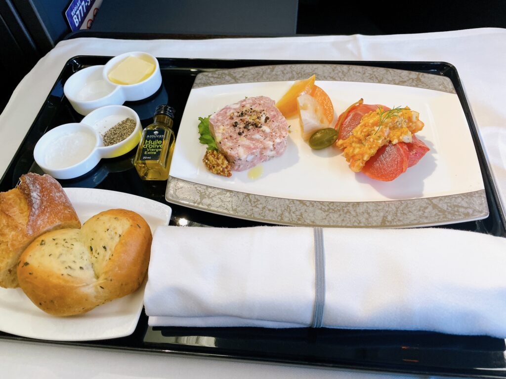 豚のテリーヌとスモークサーモン