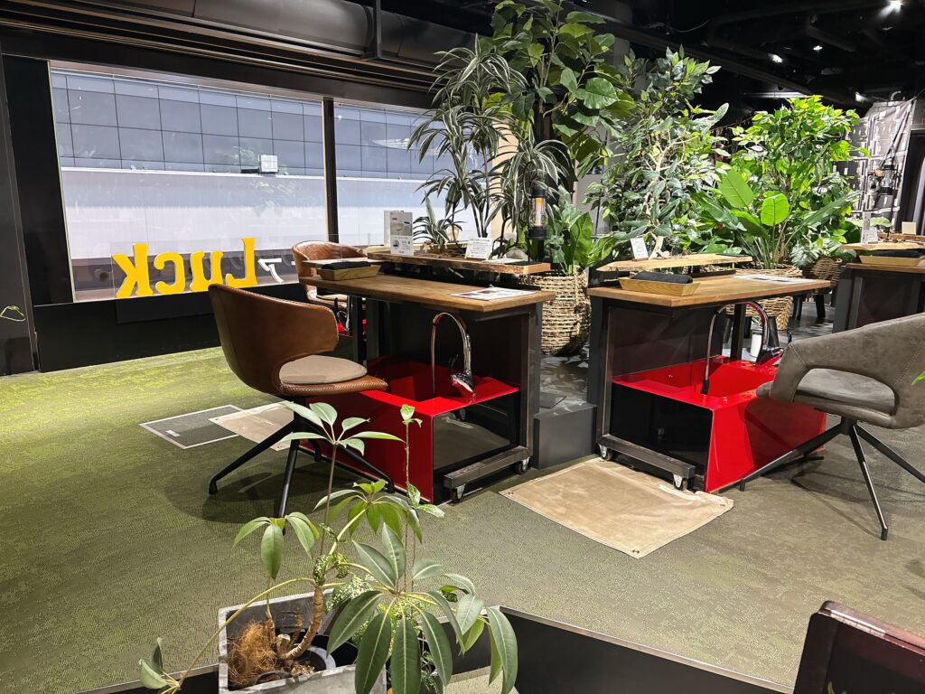 羽田空港の足湯カフェ＆ボディケア LUCK 