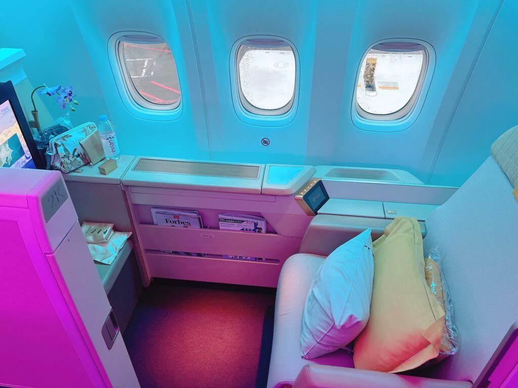 タイ航空B777-300ERファーストクラスの座席