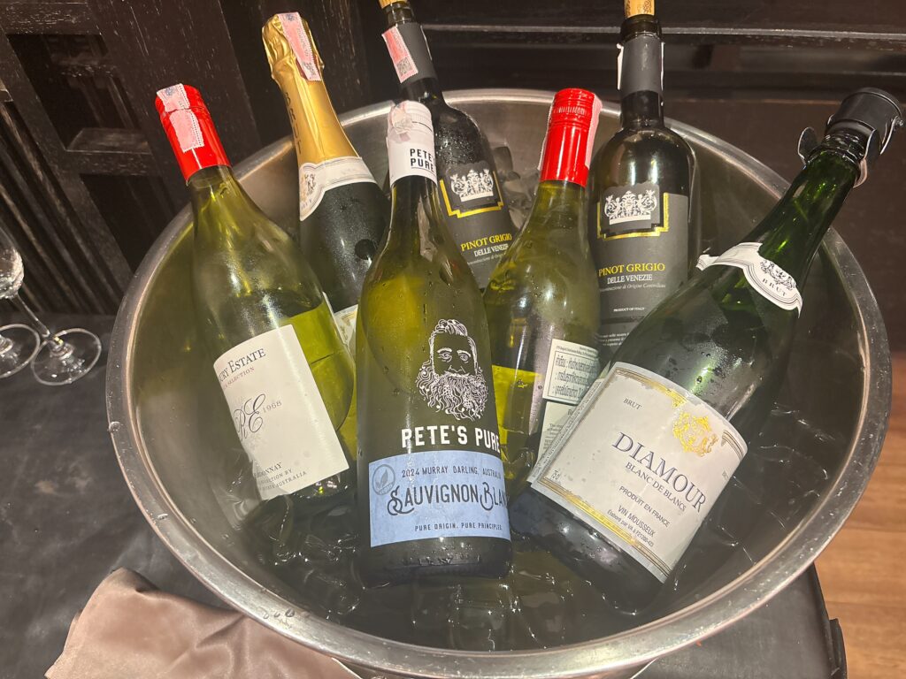 白ワインや赤ワインなど